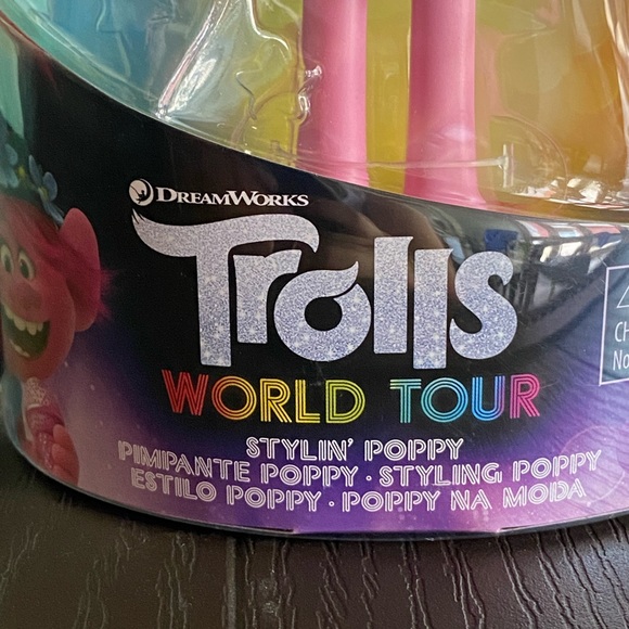 Trolls DreamWorks Stylin' Poppy Fashion Doll - Picture 2 of 5
